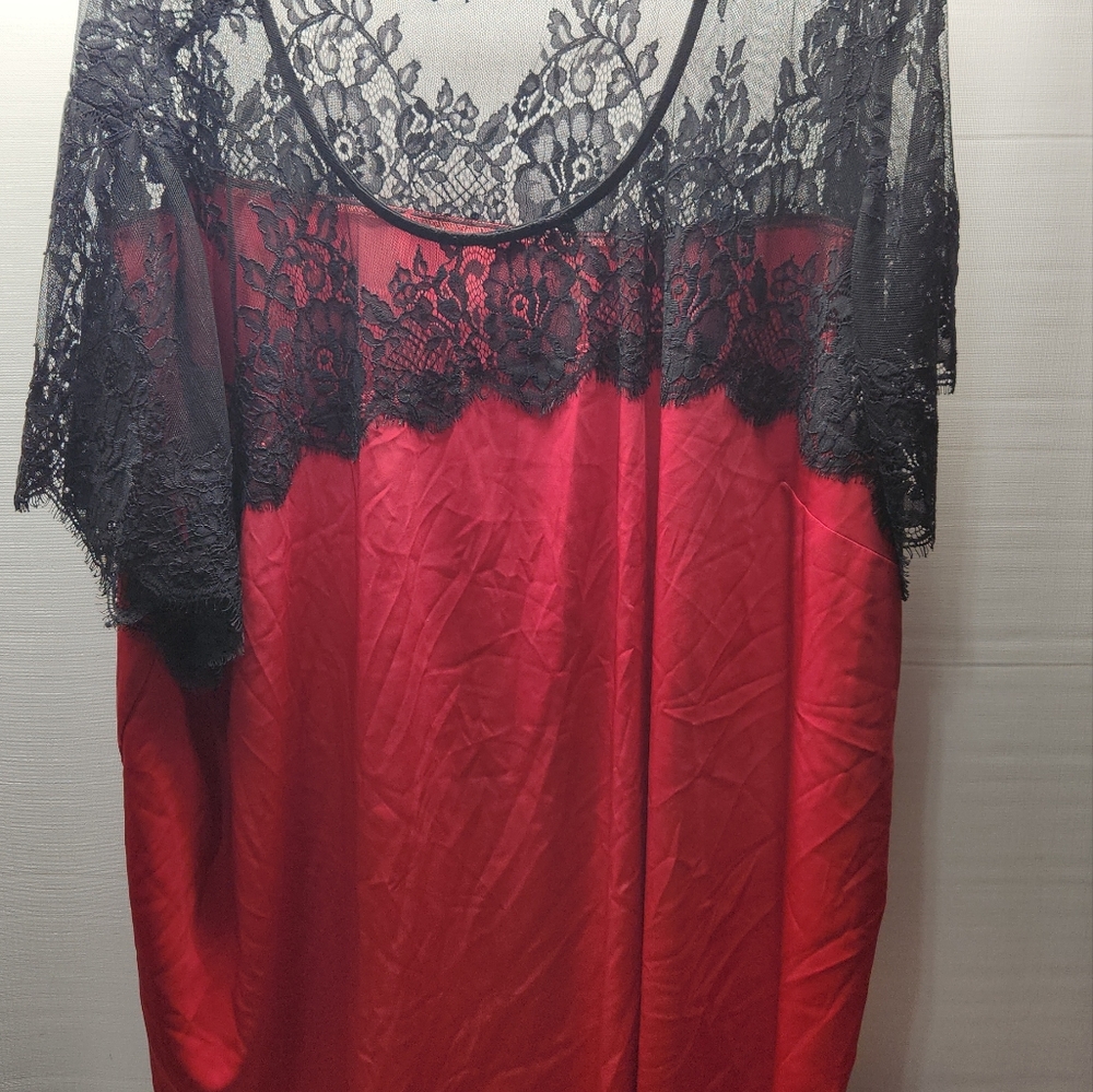 TORRID~~Maroon w/ Sheer Black Lace Upper & Sleeves BLOUSE~babydoll TOP Size 6